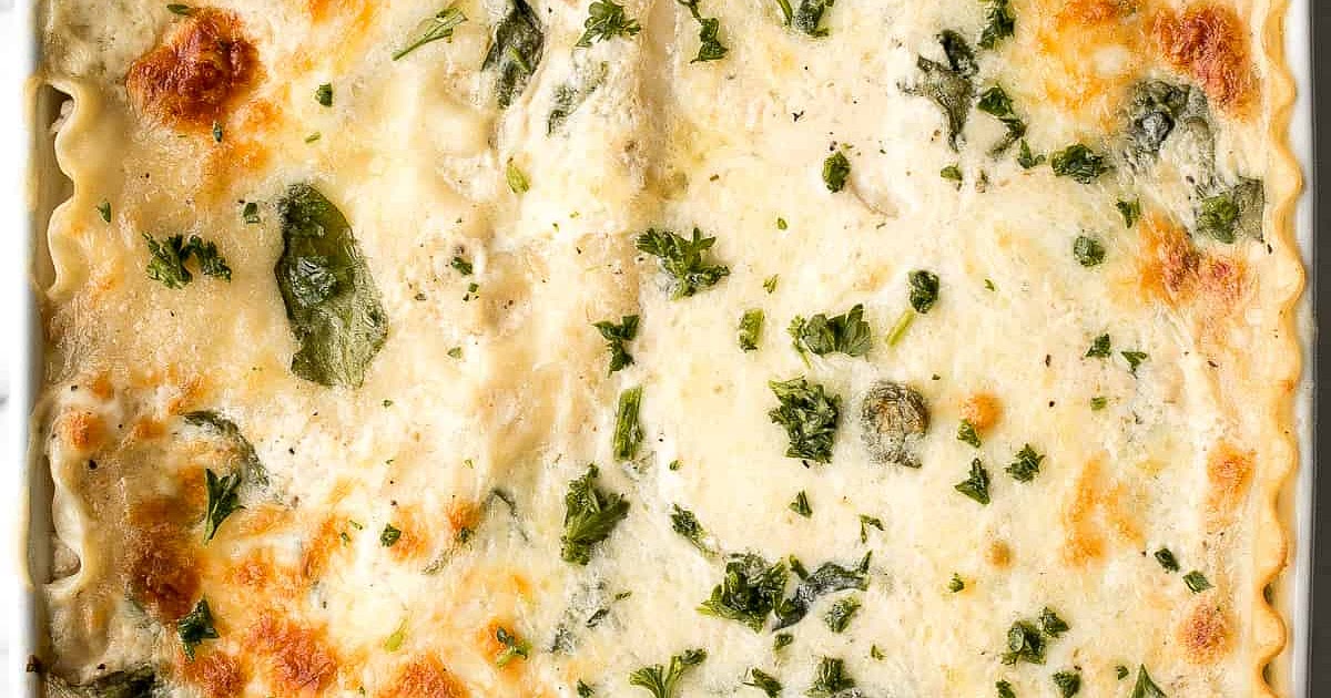 Creamy White Chicken and Spinach Lasagna Recipe | Samsung Food App