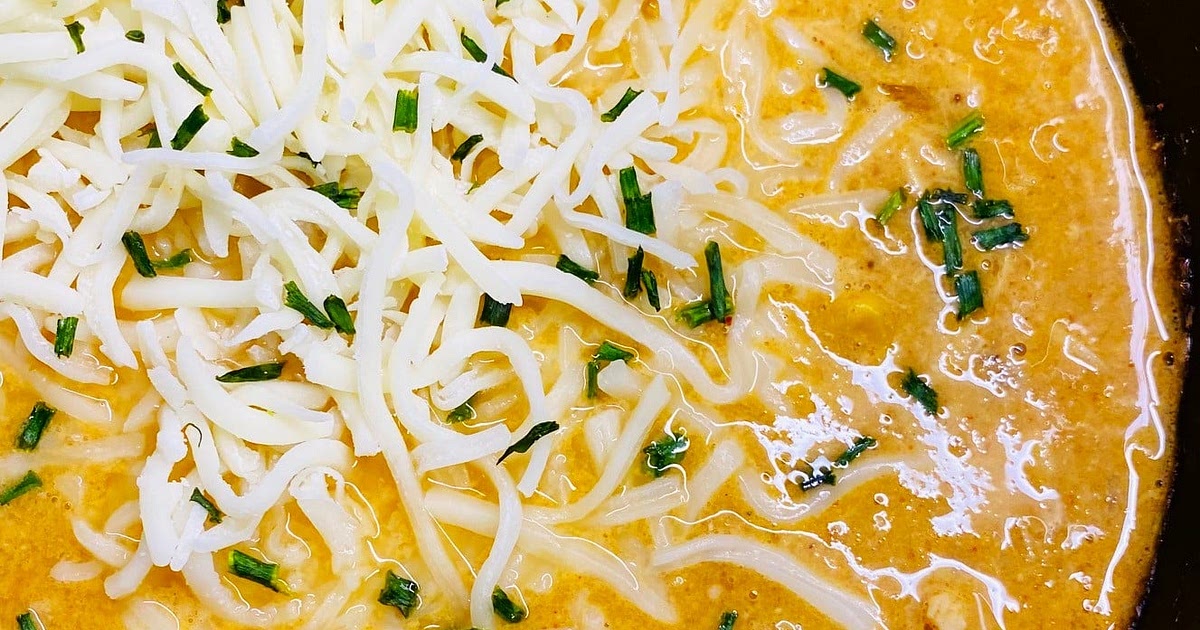 Slow Cooker White Chicken Chili Recipe | Samsung Food App