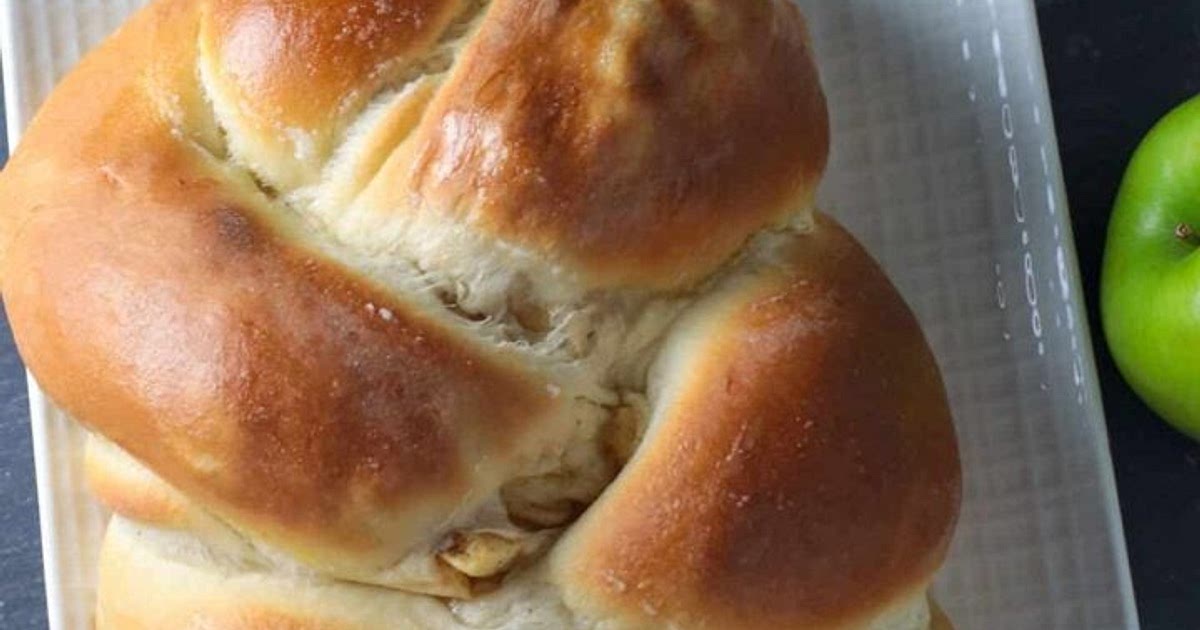 Apple Challah Recipe | Samsung Food App