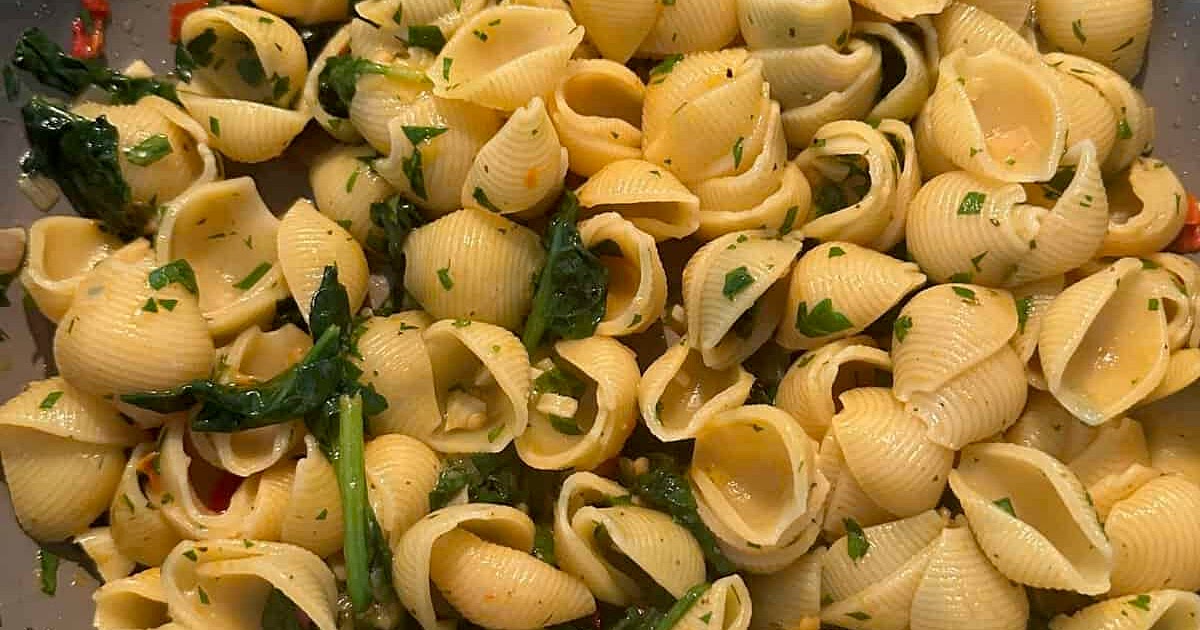 Calabrian Chili Spinach Pasta Recipe | Samsung Food App
