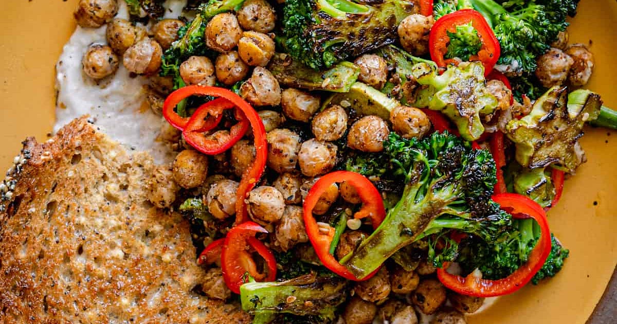 Charred Broccoli and Za’atar Chickpeas with Yogurt Sauce Recipe | Samsung Food App