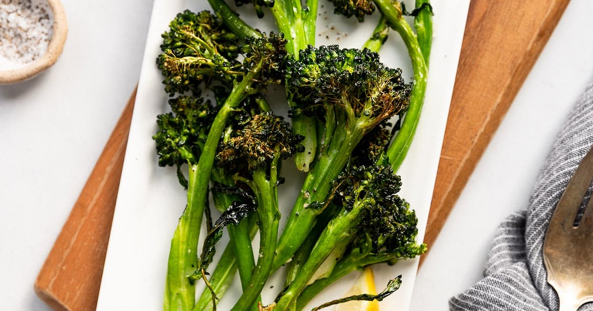 10-Minute Air Fryer Broccolini Recipe | Samsung Food App