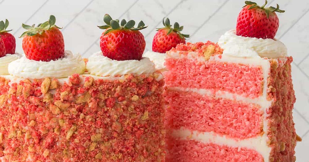 Strawberry Crunch Cake Recipe | Samsung Food App