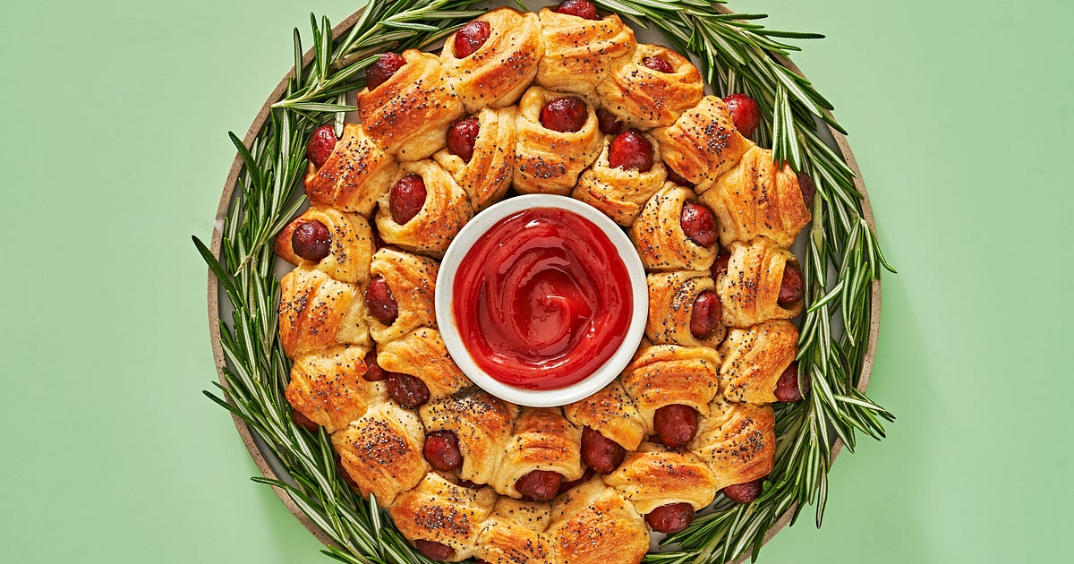 Pigs In A Blanket Wreath Recipe | Samsung Food App