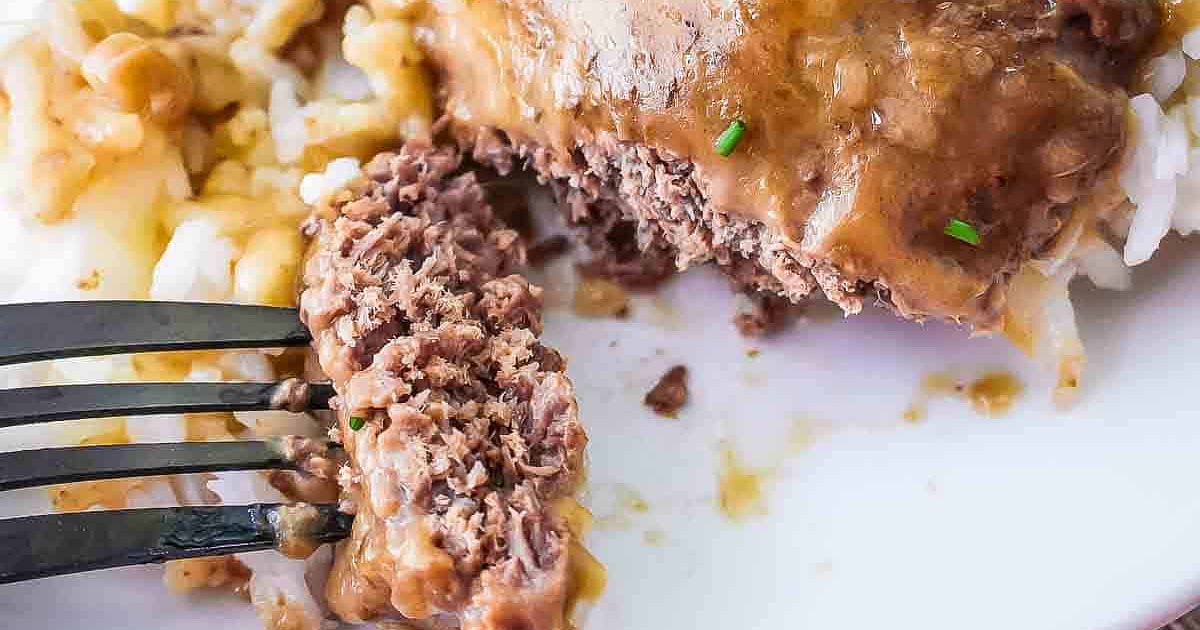 Easy Slow Cooker Cube Steak With Gravy Recipe | Samsung Food App