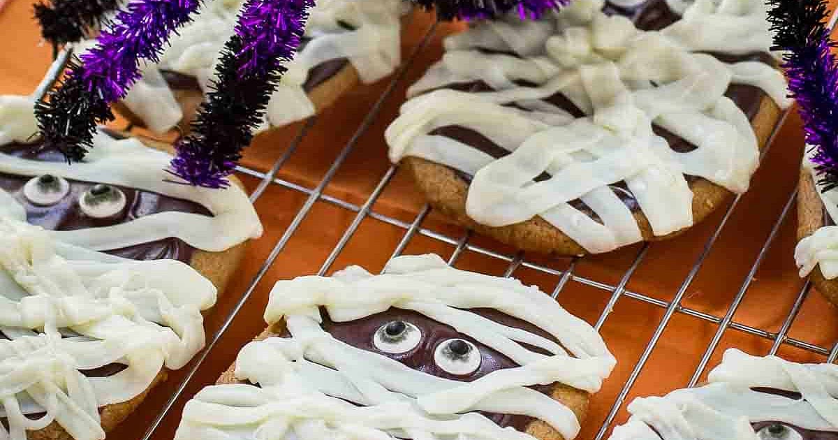 Easy Peanut Butter Mummy Halloween Cookie Recipe | Samsung Food App