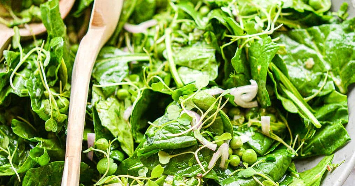 Spring Spinach Salad Recipe with Spicy Dressing and Herbs | Samsung Food App