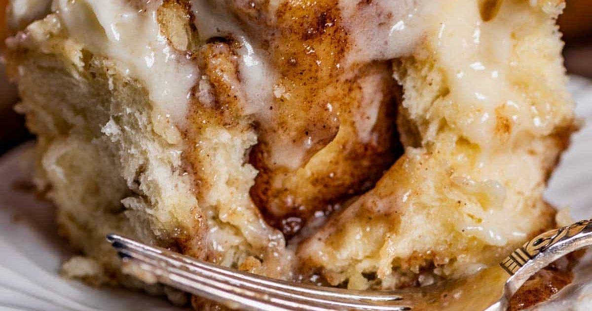 Homemade Cinnamon Rolls {Cinnabon Copycat} Recipe | Samsung Food App