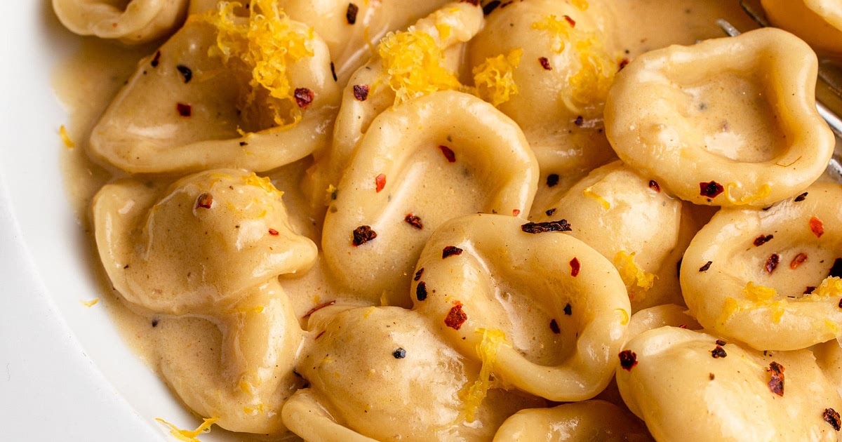 Creamy roast garlic and lemon pasta sauce Recipe | Samsung Food App