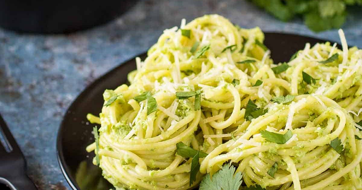 Green Spaghetti (With Creamy Poblano Pepper Sauce) Recipe | Samsung Food App