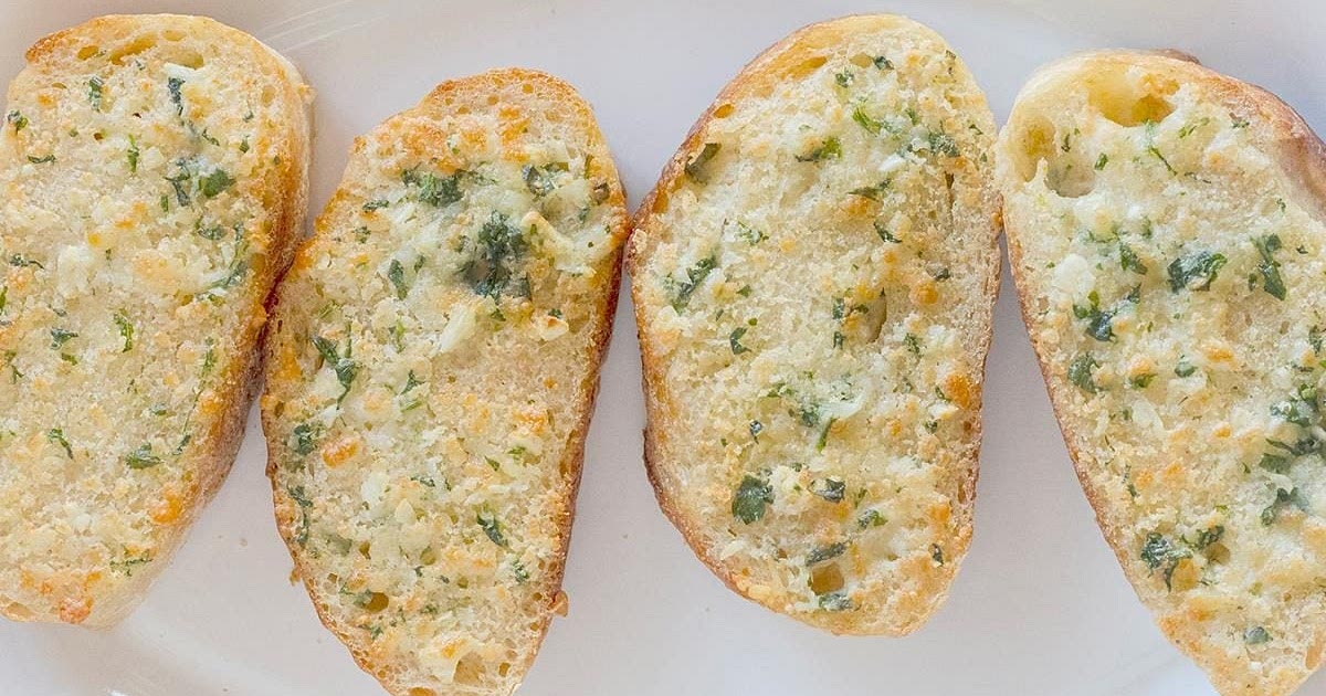 Air-Fryer Garlic Bread Recipe | Samsung Food App
