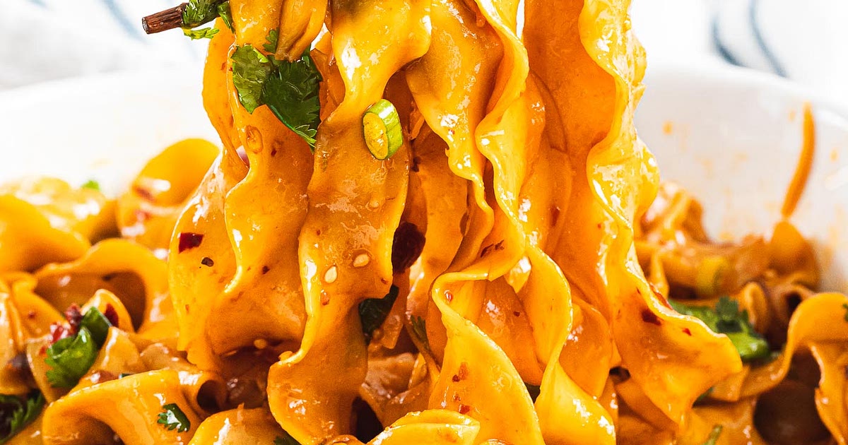 Spicy Szechuan Noodles with Garlic Chili Oil Recipe | Samsung Food App