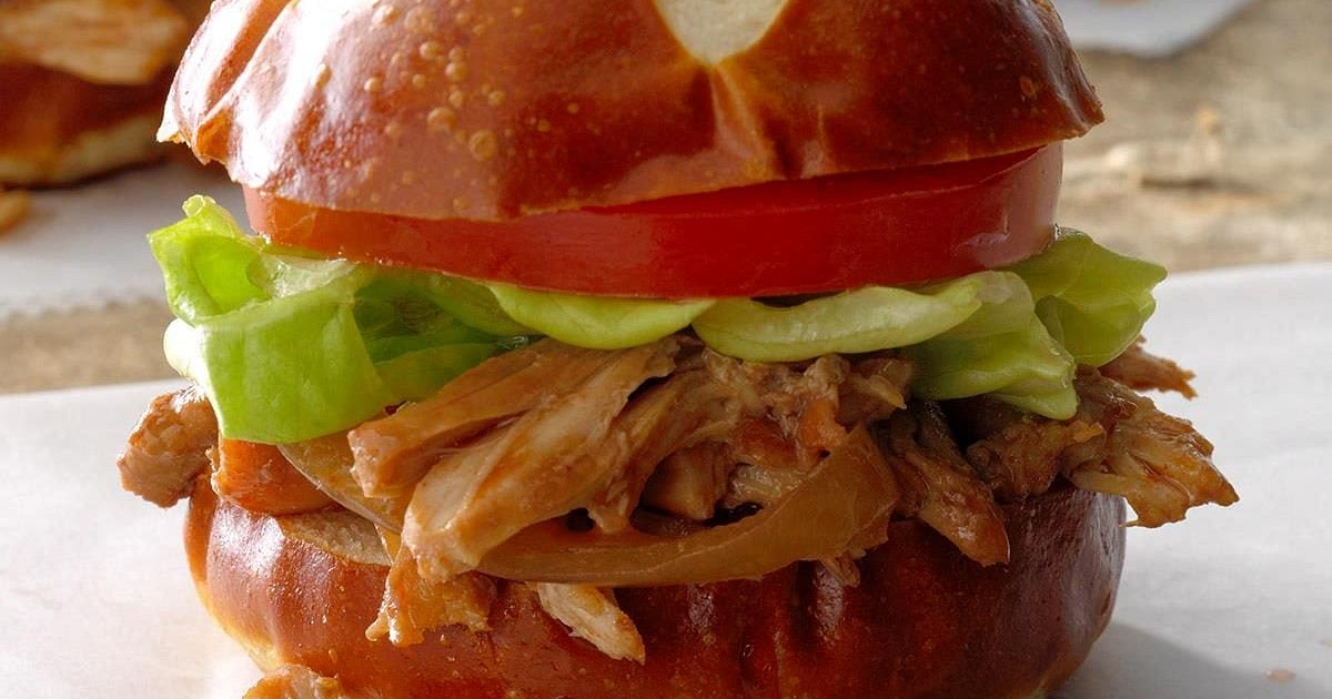 Blackberry Sriracha Chicken Sliders Recipe | Samsung Food App