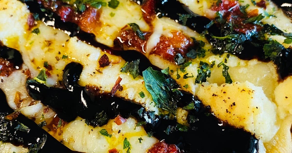 Ricotta Caprese Flatbread Pizzas Recipe | Samsung Food App