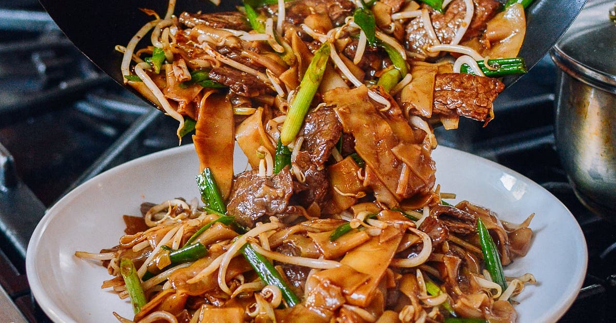 Beef Chow Fun Recipe | Samsung Food App