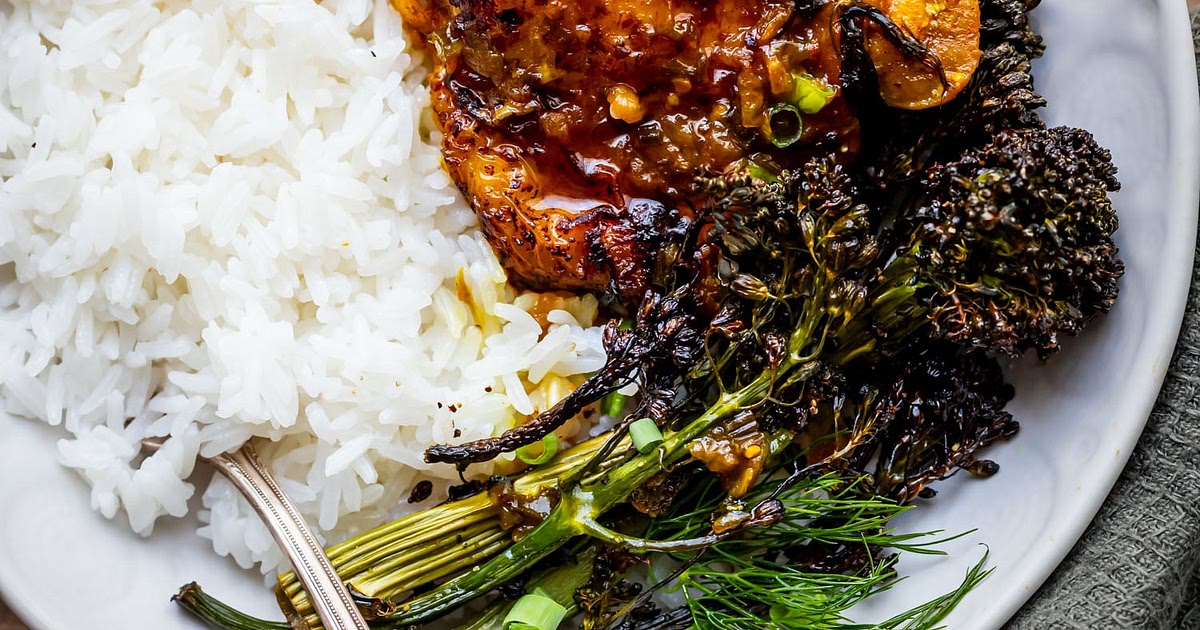 Pan-Seared Vietnamese Turmeric Chicken (Ga Nghe) Recipe | Samsung Food App