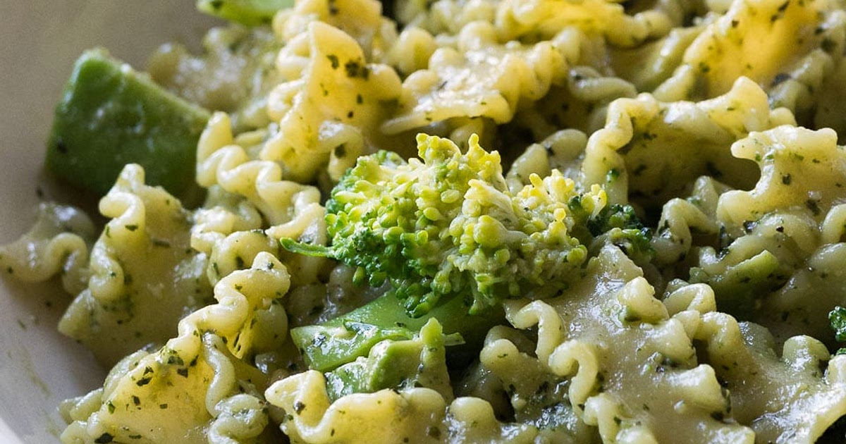Vegan Pesto Pasta with Broccoli and Avocado Recipe | Samsung Food App