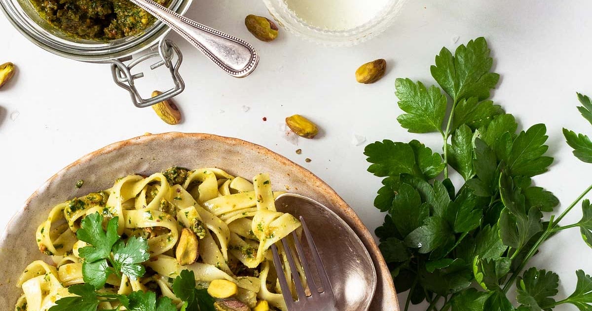 Vegan Parsley Pesto with Pistachios Recipe | Samsung Food App