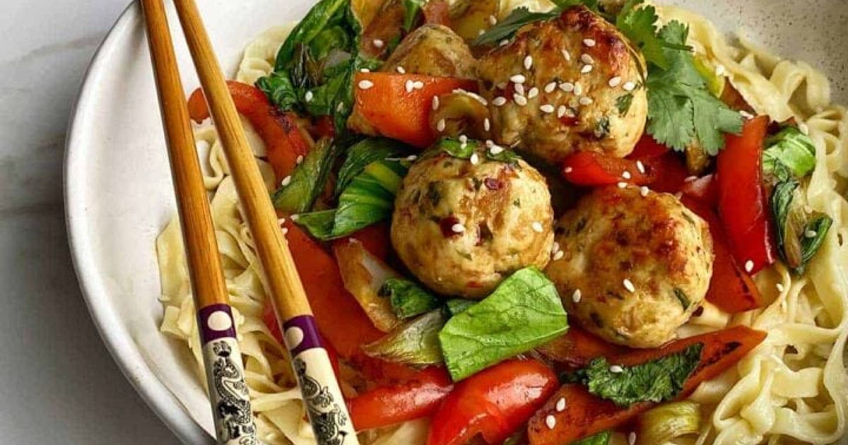 Chicken Meatballs on Noodles Recipe | Samsung Food App
