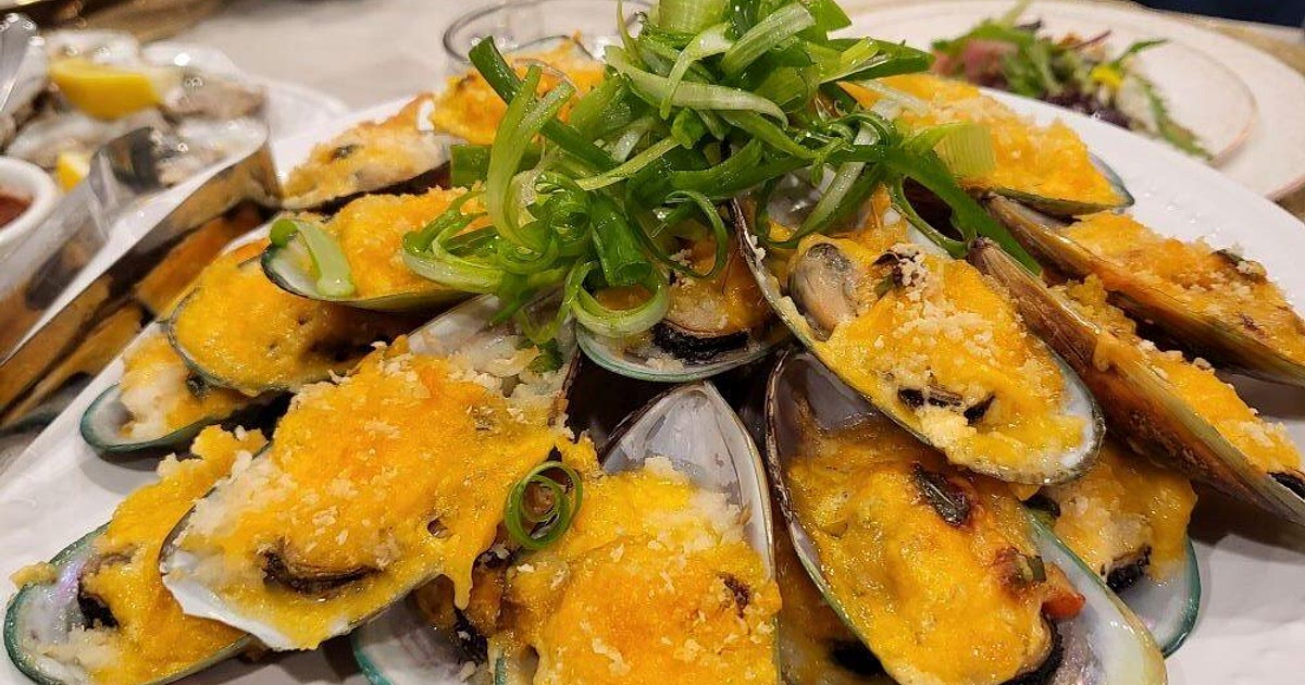 Cheesy Baked Mussels Recipe | Samsung Food App