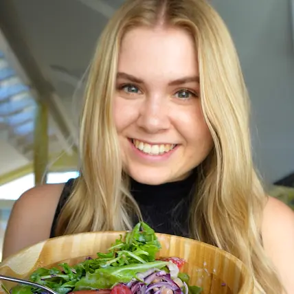 Easy plant-based Recipes by @healthyholylife